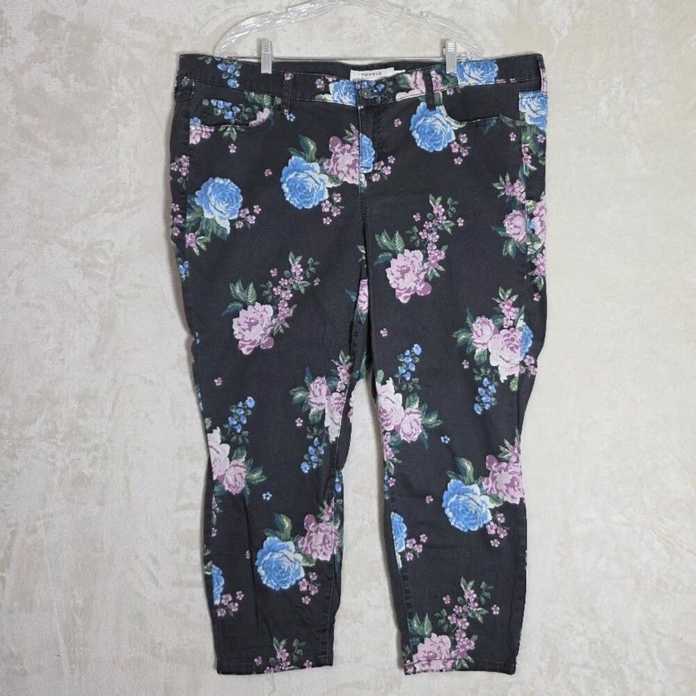 Torrid Black Floral Roses Jeans Size 22 Plus Size Stretch Button Zip 5 Pocket